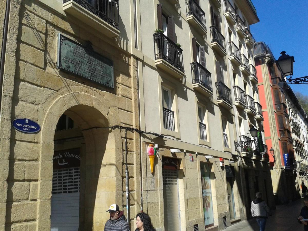 Apartamento El Reloj Сан Себастиан Екстериор снимка